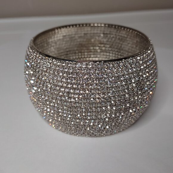 Very Nice Vintage Chunky Wide 8 Inch Rhinestone Bangle Bracelet - Picture 2 of 7